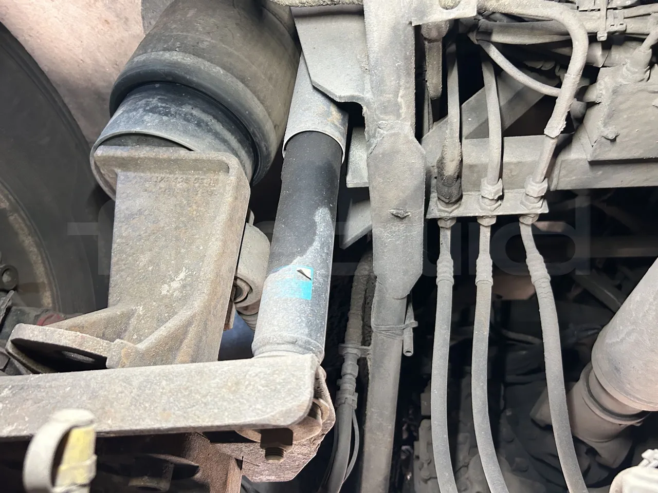 Setra S415 - Third Axle First Shock Absorbers Right Side