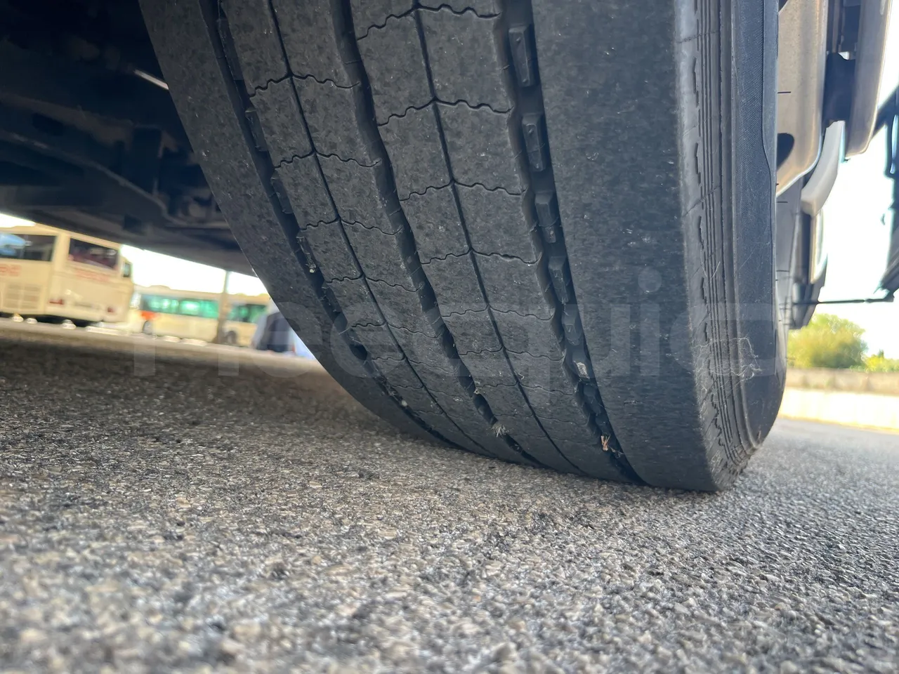 Setra S415 - Second Axle Right Side: Tyre Tread