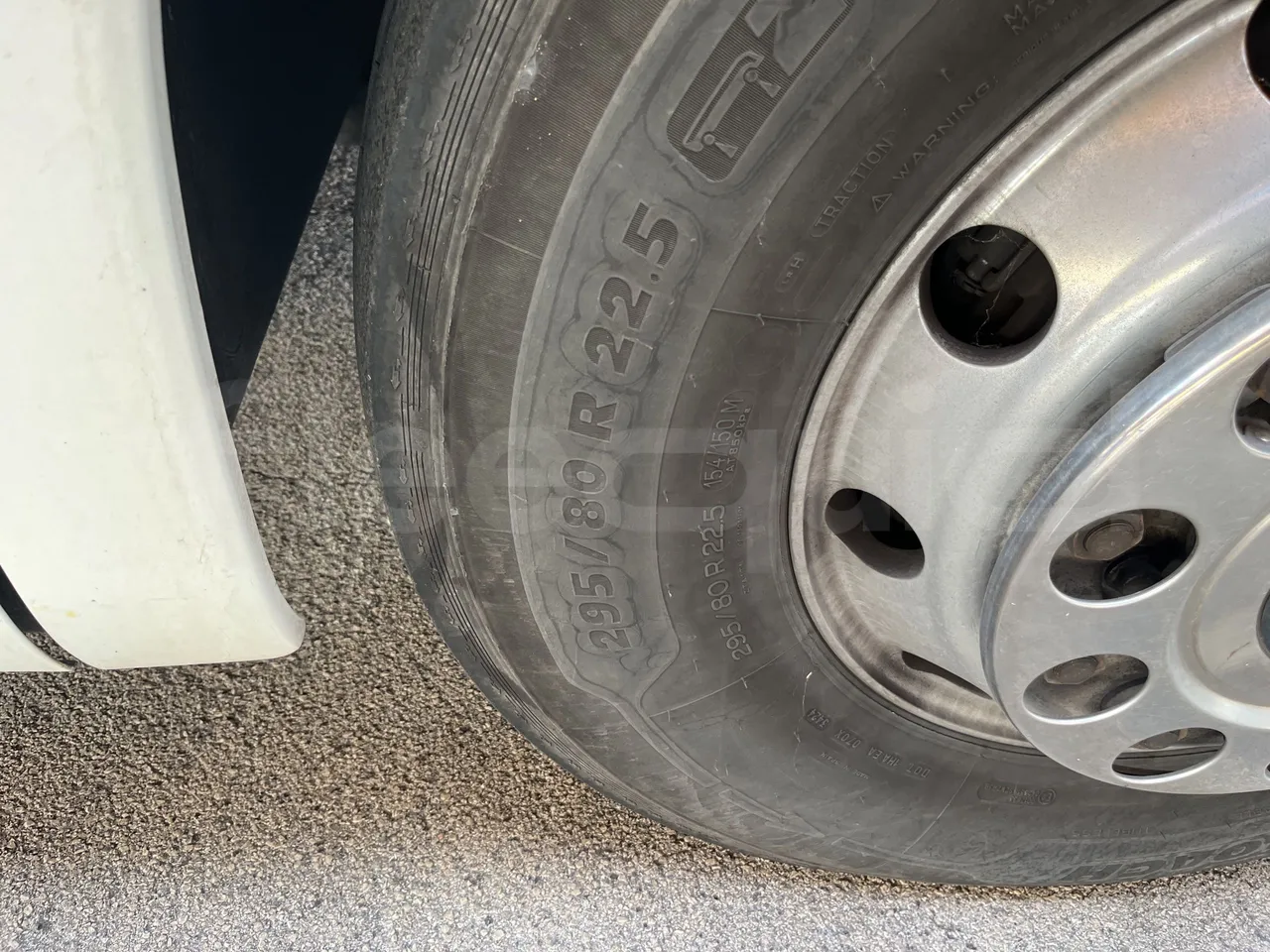 Setra S415 - First Axle Left Side: Tyre Size