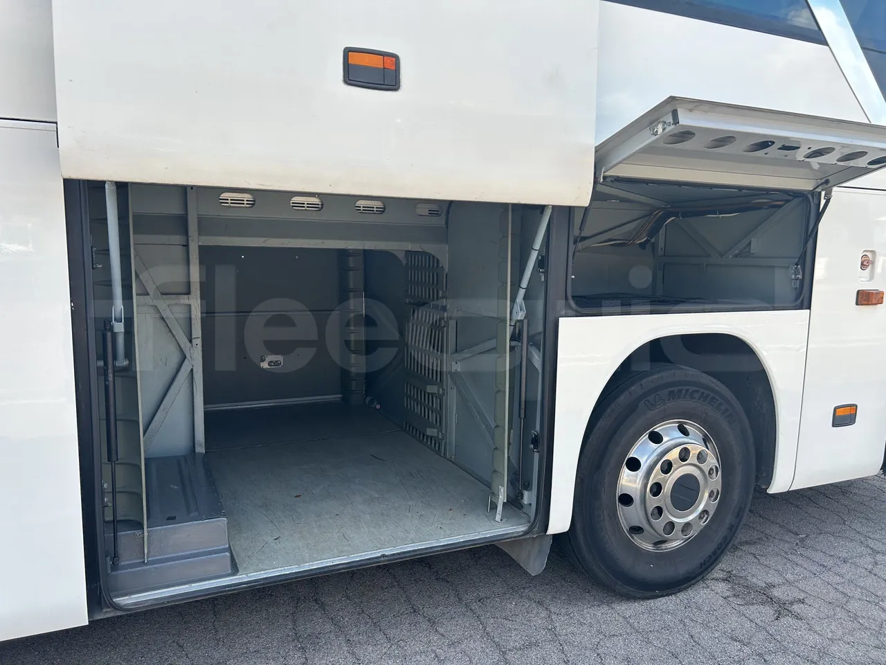 Setra S415 - Luggage Under Carpet Photo