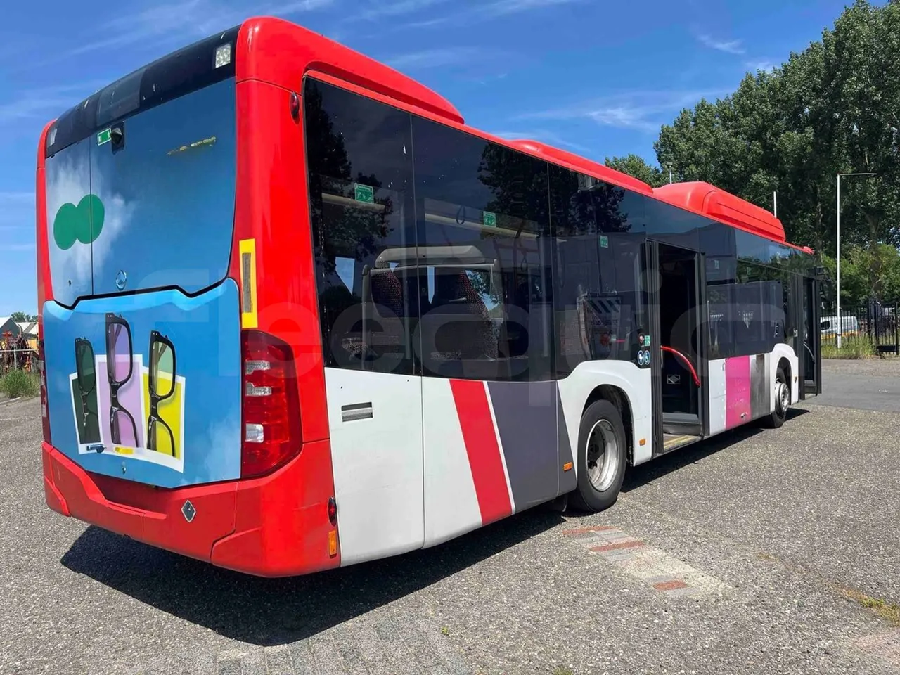 Mercedes-Benz Citaro - 3/4 right rear doors open