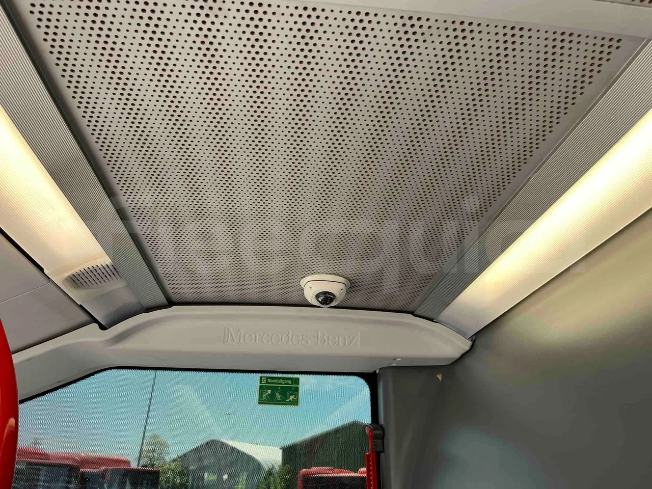 Mercedes-Benz Citaro - floor hatches photo