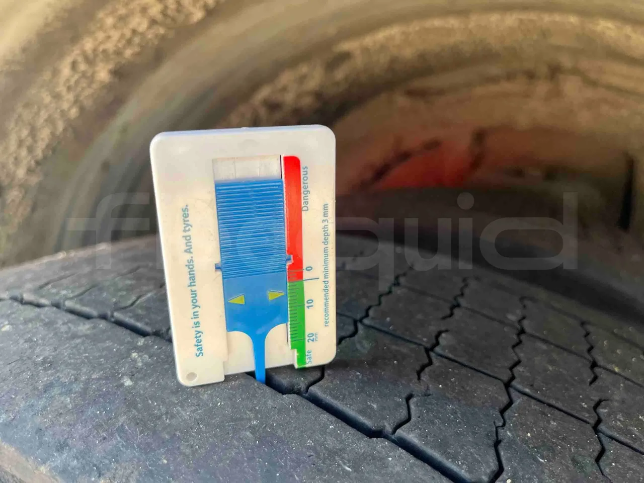 Mercedes-Benz Citaro - tread condition front tires right
