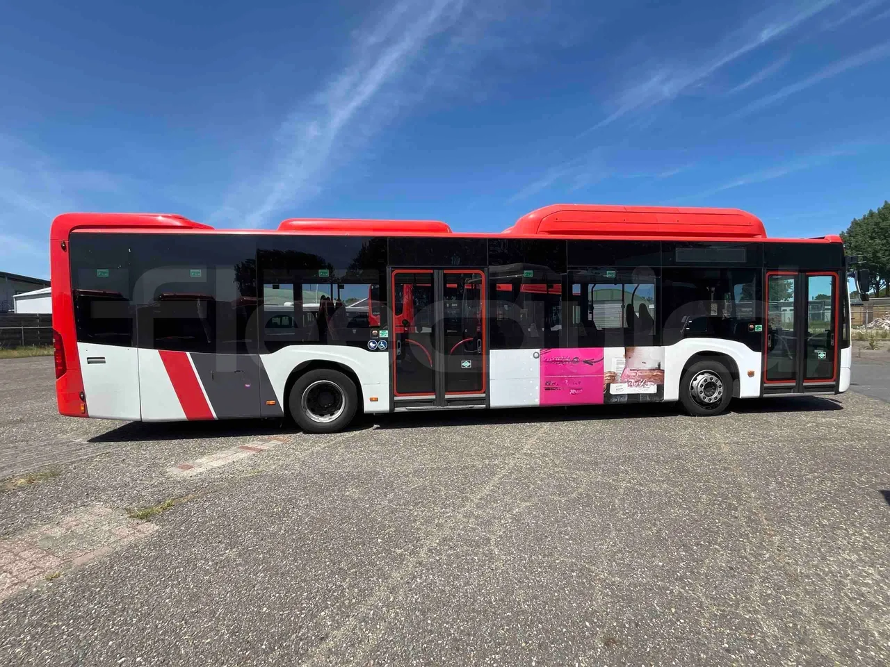 Mercedes-Benz Citaro - right side doors closed