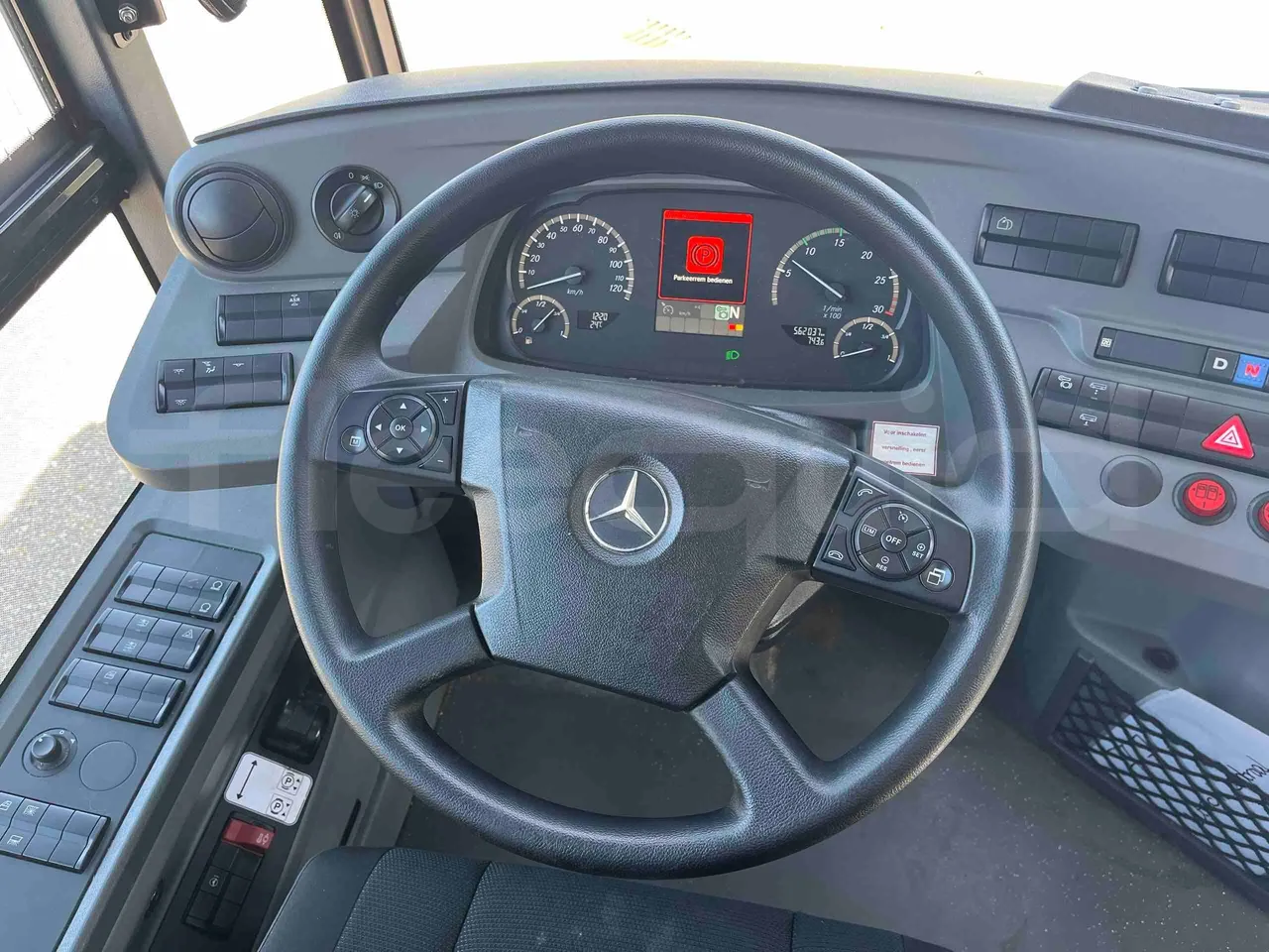 Mercedes-Benz Citaro - steering wheel photo