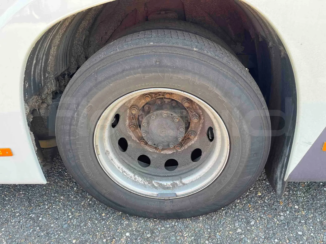 Mercedes-Benz Citaro - rear left tire photo