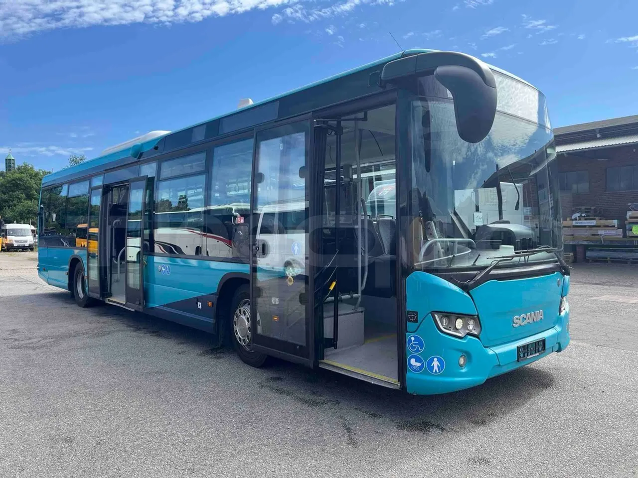 Scania Citywide - 3/4 right front doors open