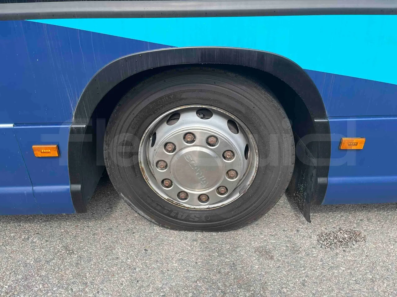 Scania Citywide - tread condition front tires left