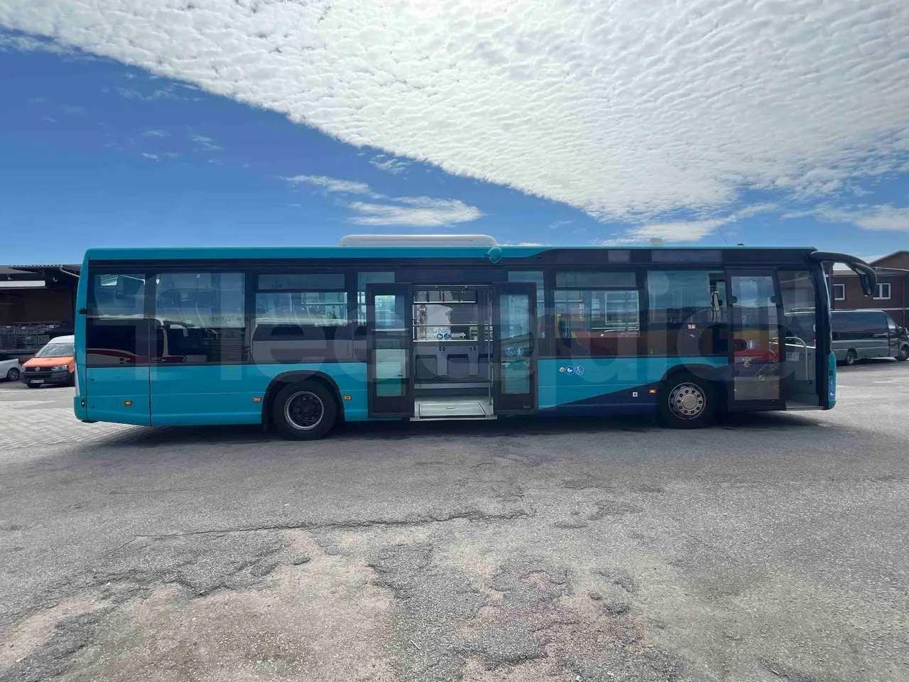 Scania Citywide - right side doors open