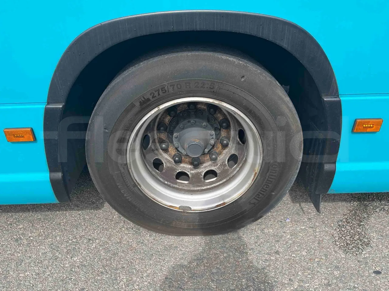 Scania Citywide - rear left tire photo