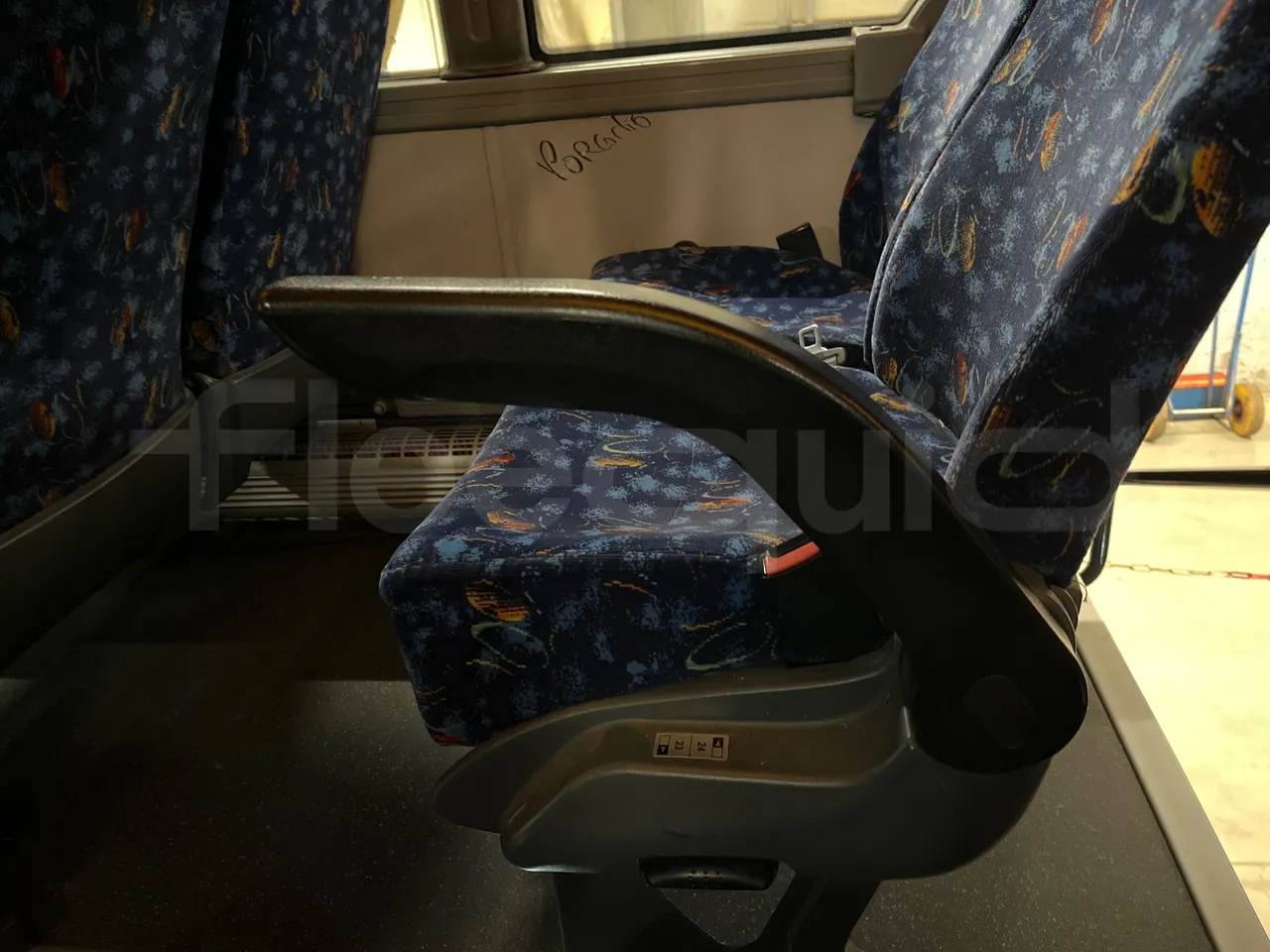 Temsa Safari RD RAT153 - EUR5 - 266kW - 12.200m - armrest detail photo