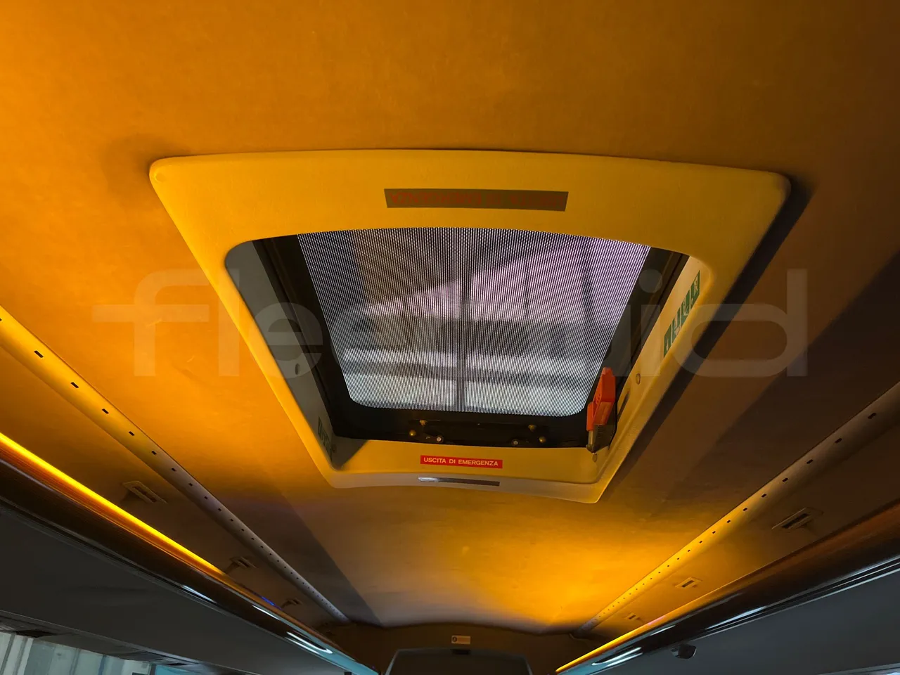 Temsa Safari RD RAT153 - EUR5 - 266kW - 12.200m - roof hatch 2