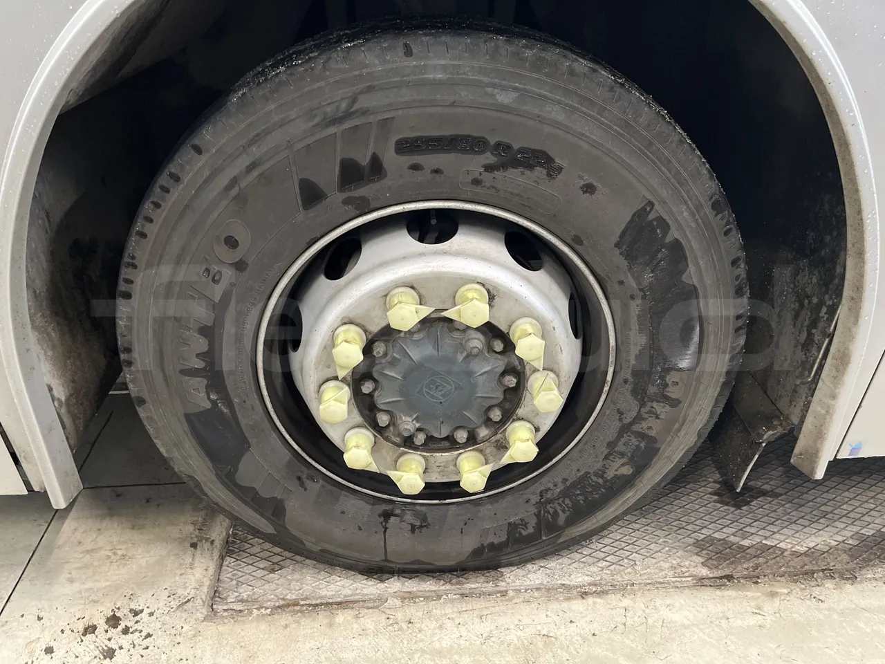 Temsa Safari RD RAT153 - EUR5 - 266kW - 12.200m - tread condition front tires left