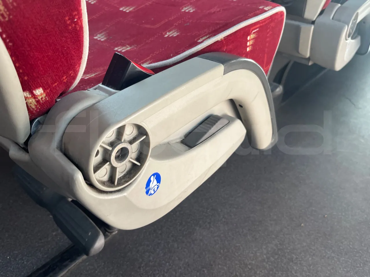 Vdl FUTURA FHD2 501E1 - Euro 6 - 320 kW - 12.875 mt - armrest detail photo
