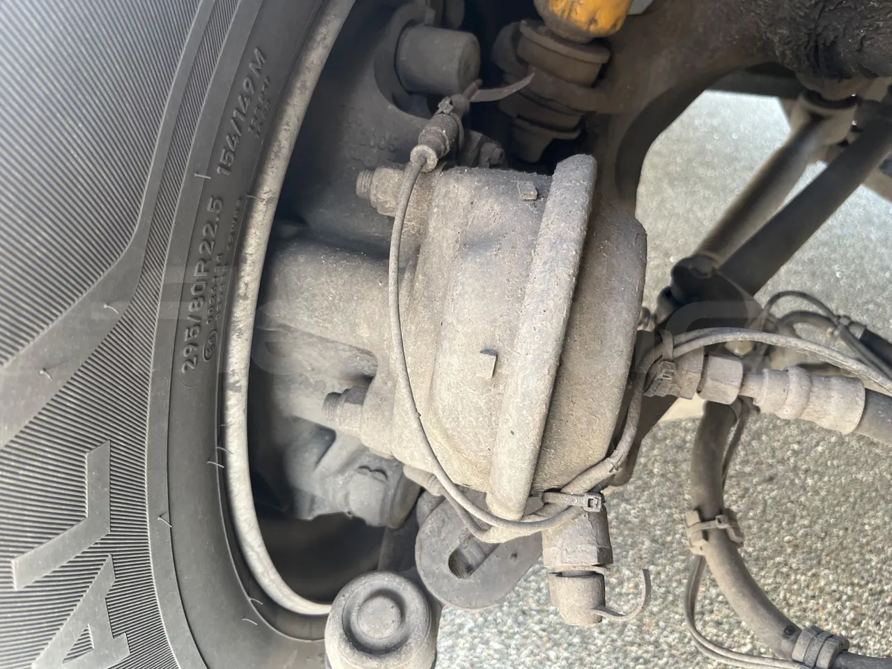 Vdl FUTURA FHD2 501E1 - Euro 6 - 320 kW - 12.875 mt - front brake calipers right