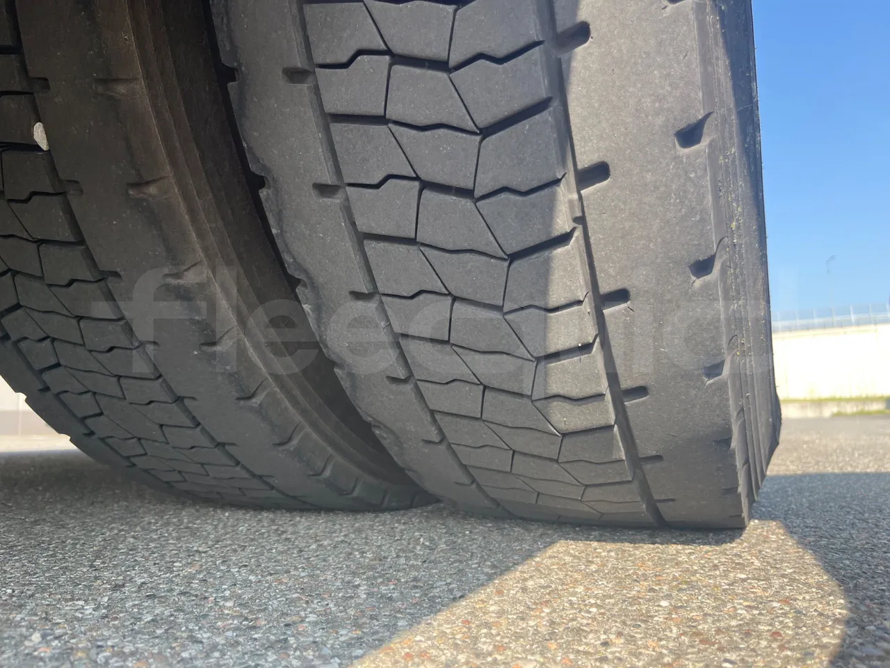 Vdl FUTURA FHD2 501E1 - Euro 6 - 320 kW - 12.875 mt - tread condition second axle tires left