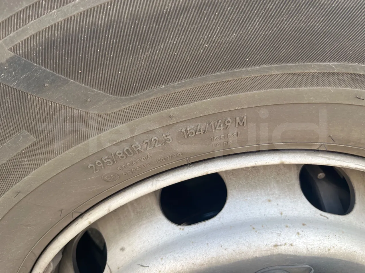 Vdl FUTURA FHD2 501E1 - Euro 6 - 320 kW - 12.875 mt - front left tire measurements