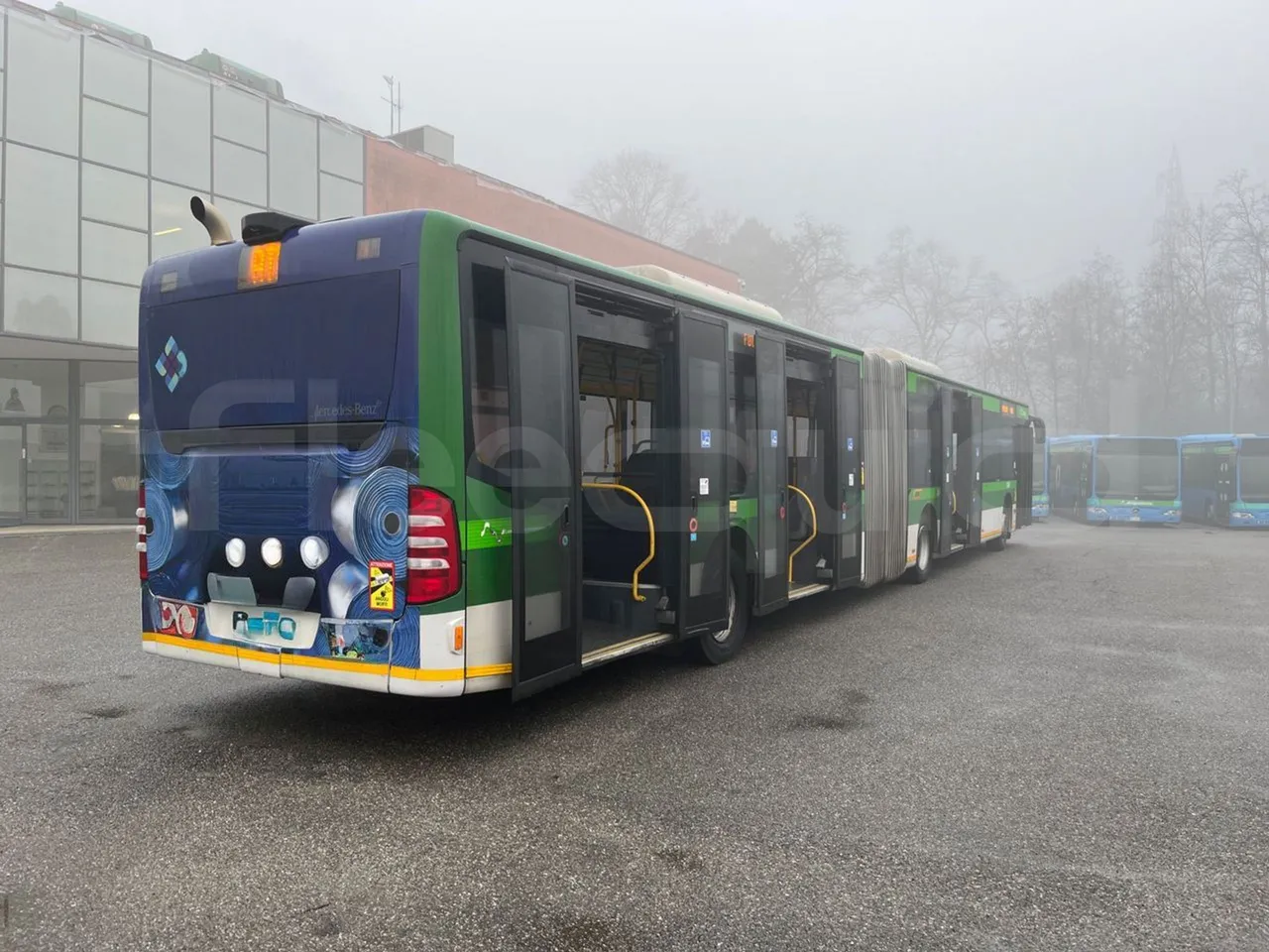 Mercedes-Benz Citaro G 0530 - EUR5 - 260kW - 17.94m - 3/4 right rear doors open