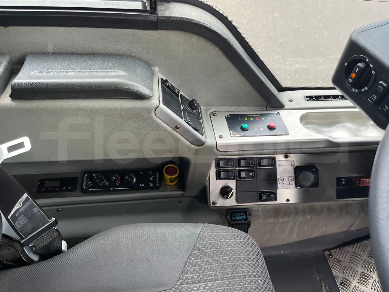 Mercedes-Benz Citaro G 0530 - EUR5 - 260kW - 17.94m - radio accessories photo