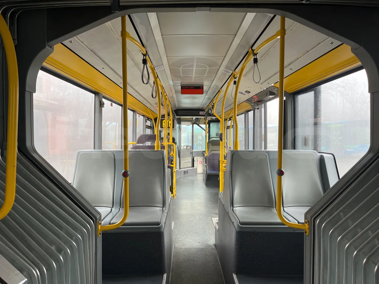 Mercedes-Benz Citaro G 0530 - EUR5 - 260kW - 17.94m - forward view middle aisle