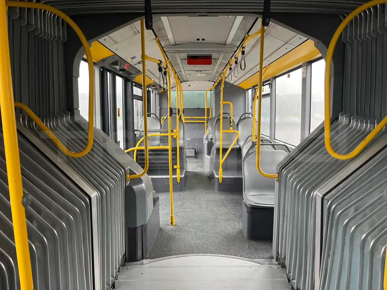 Mercedes-Benz Citaro G 0530 - EUR5 - 260kW - 17.94m - reverse view middle aisle