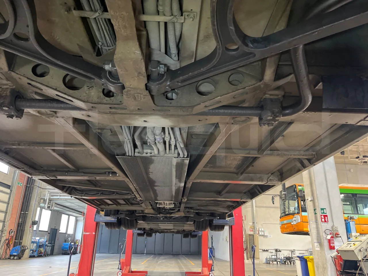 Mercedes-Benz Citaro G 0530 - EUR5 - 260kW - 17.94m - central undercarriage photo