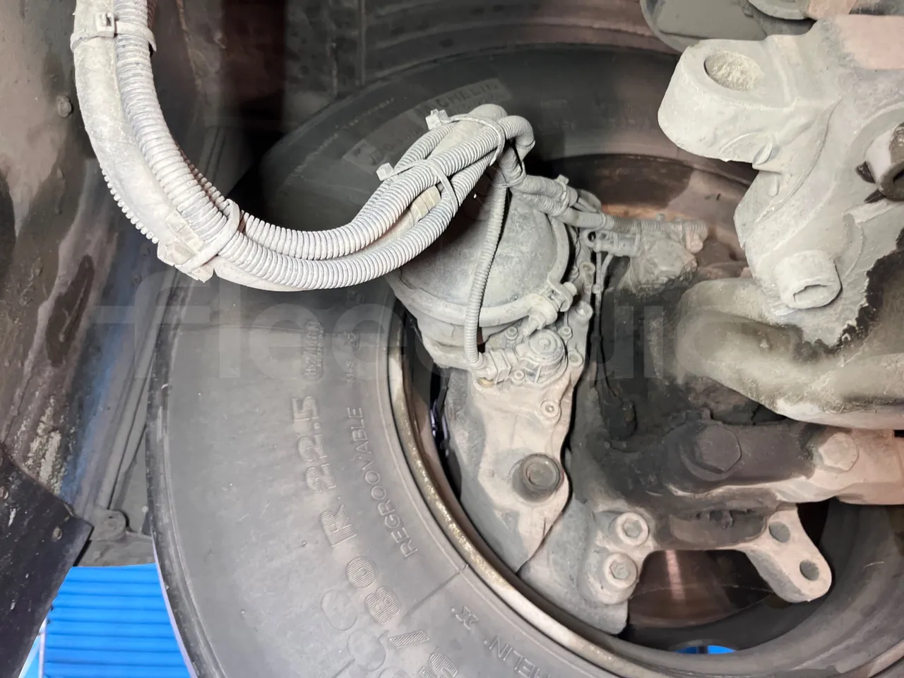 Setra S319 - Third Axle Caliper Brakes Left Side