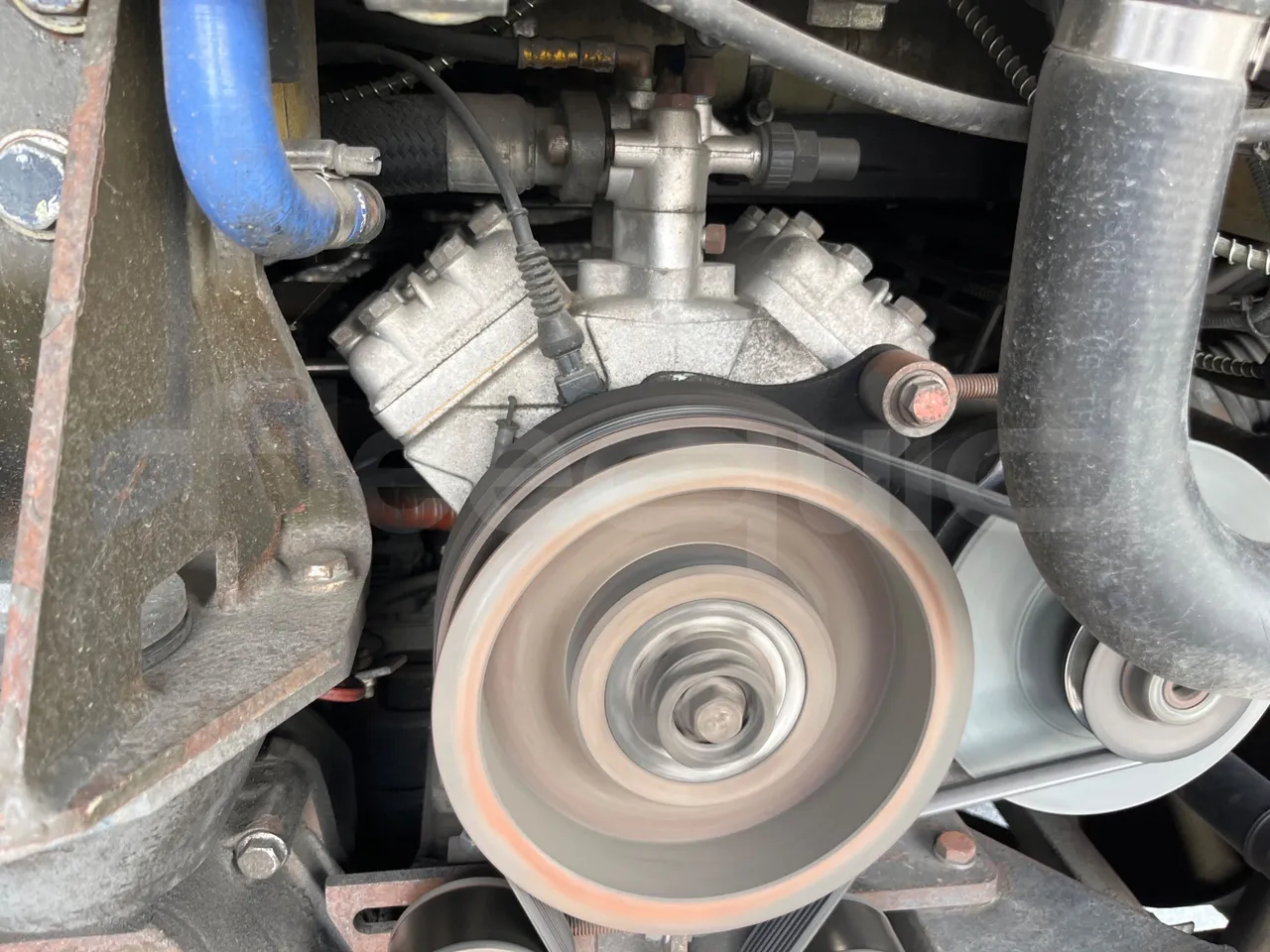 Setra S319 - Air Conditioning Compressor