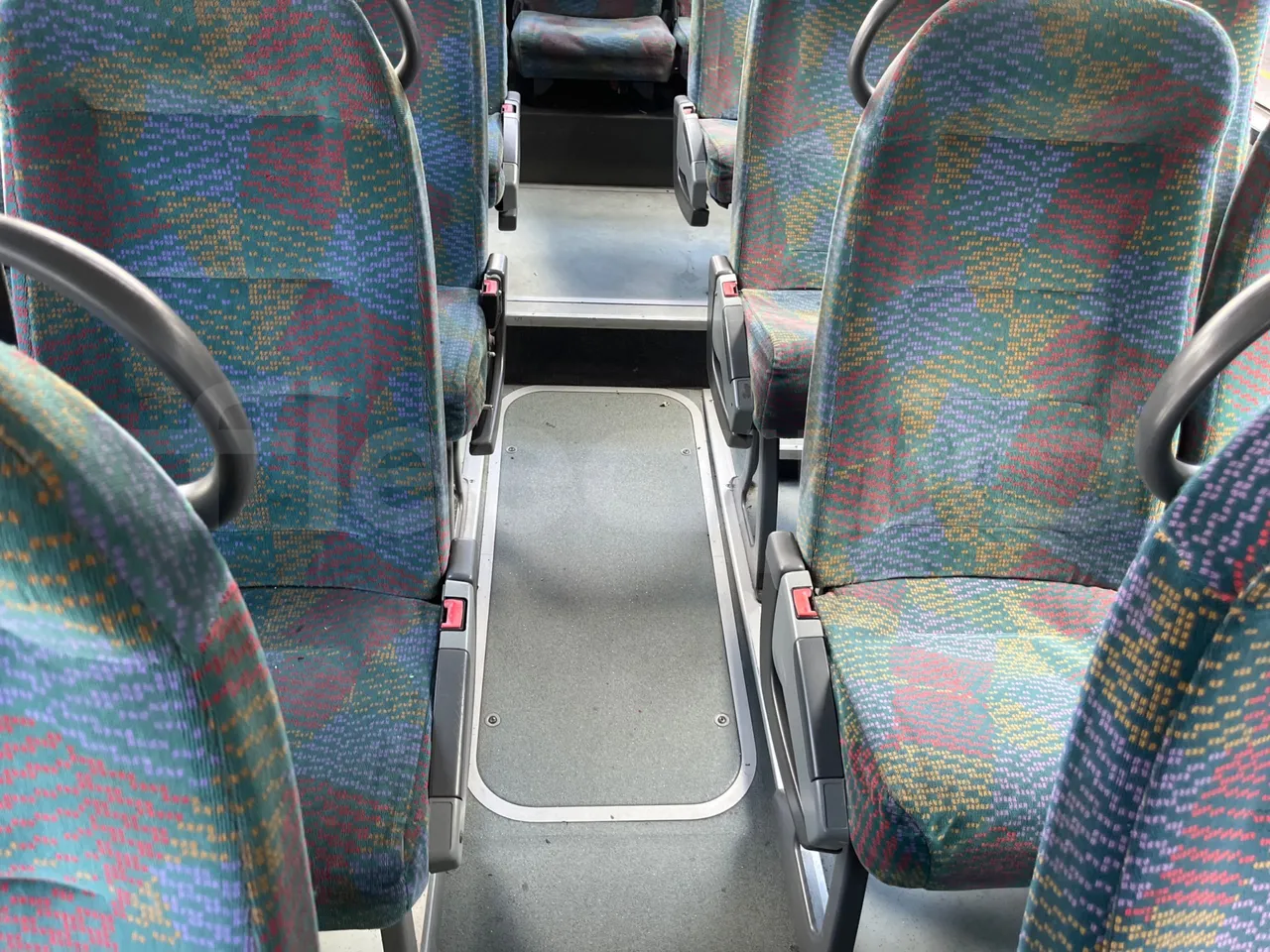 Setra S319 - floor hatches photo