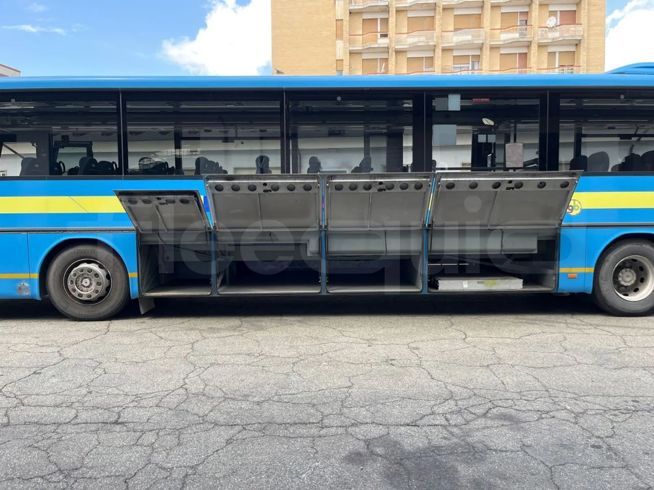 Setra S319 - Luggage Rack Left Side