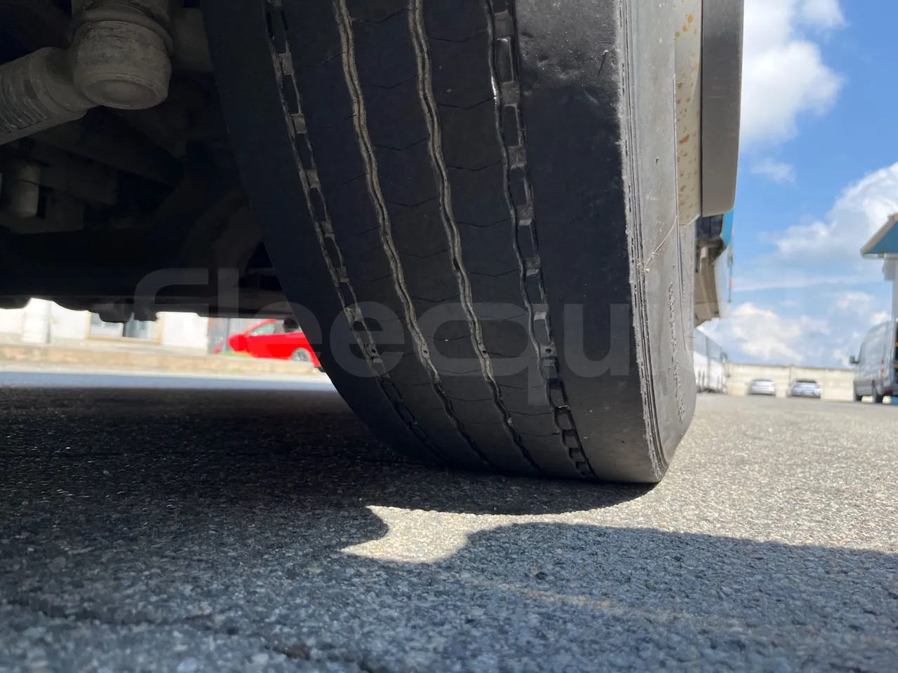 Setra S319 - Third Axle Right Side: Tyre Tread