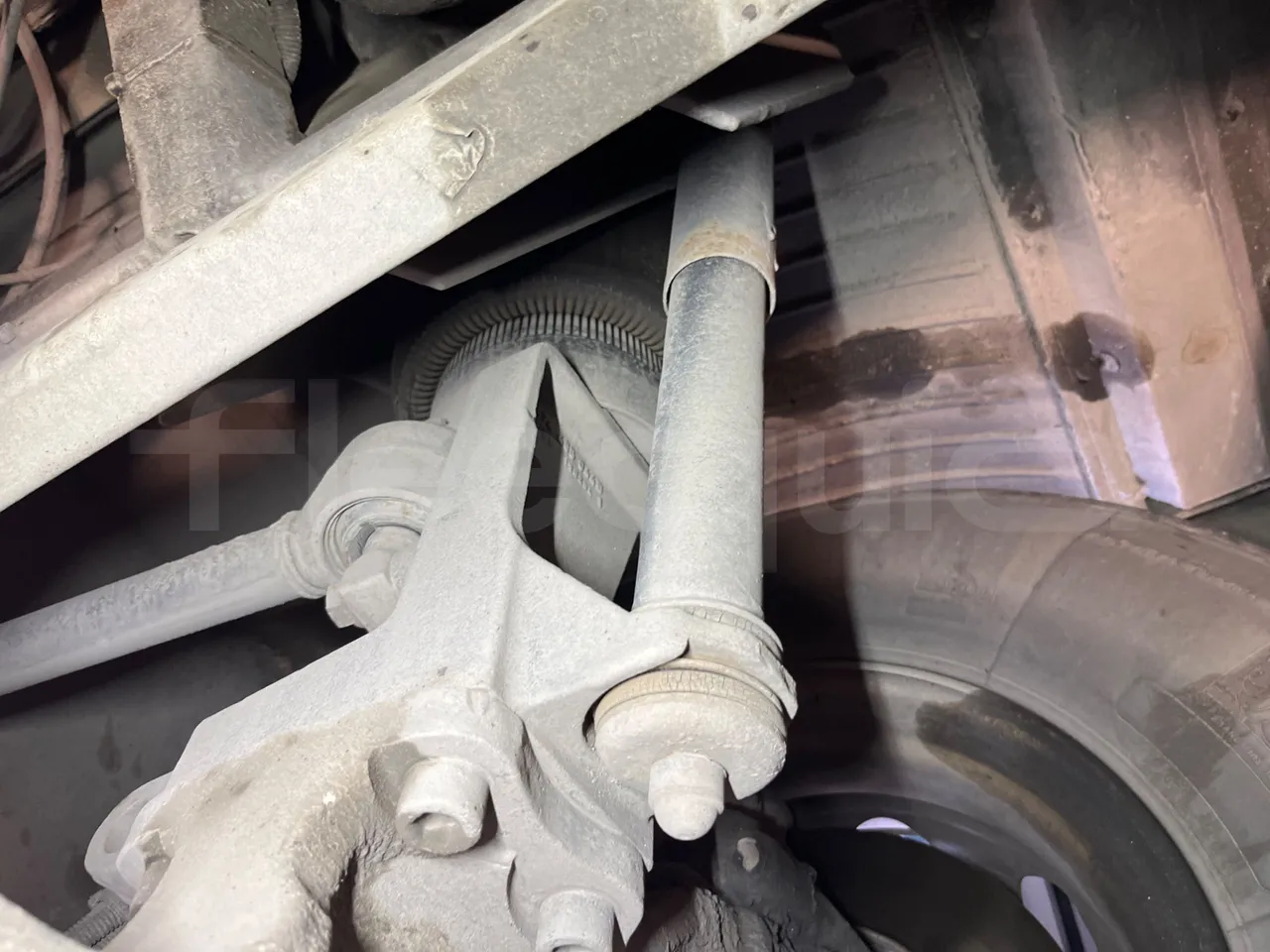 Setra S319 - Third Axle First Shock Absorbers Left Side