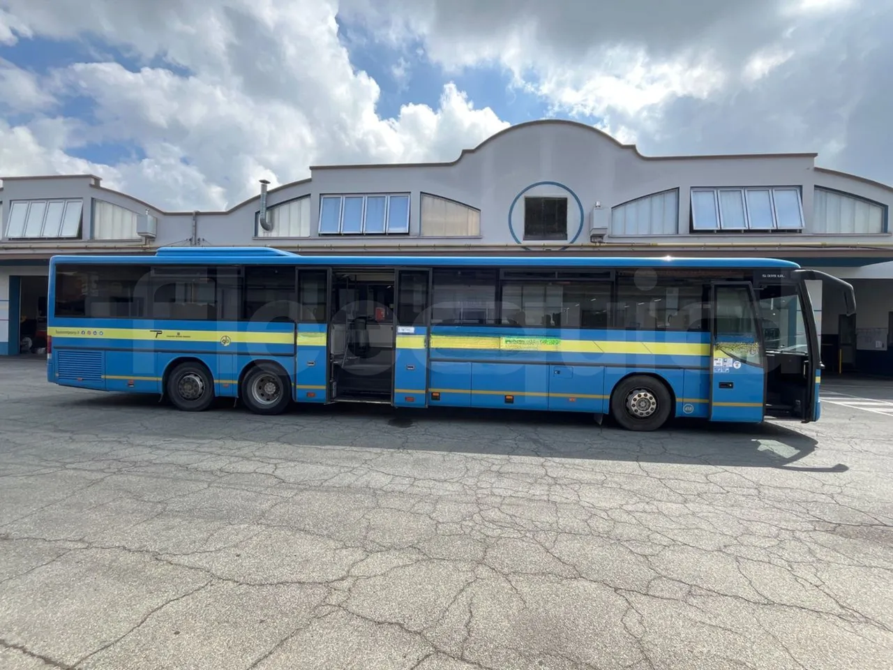 Setra S319 - Right Side Doors Open