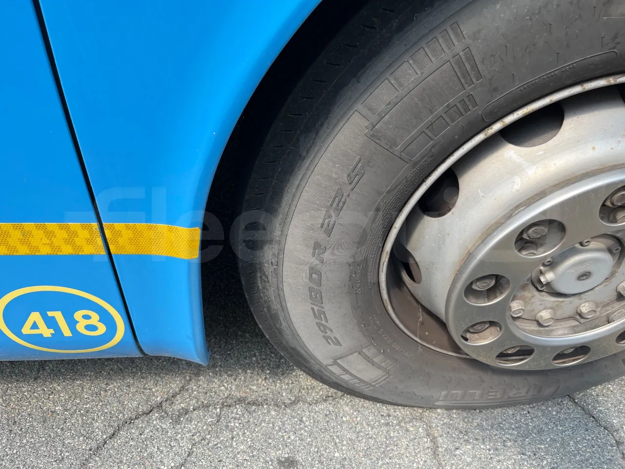 Setra S319 - First Axle Left Side: Tyre Size