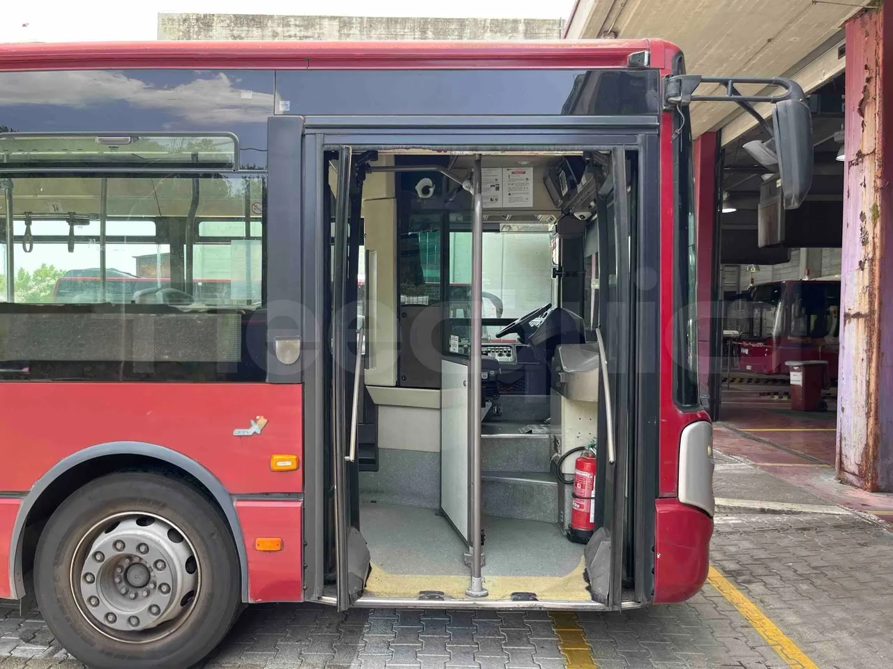 Iveco Citelis - front door 1 open