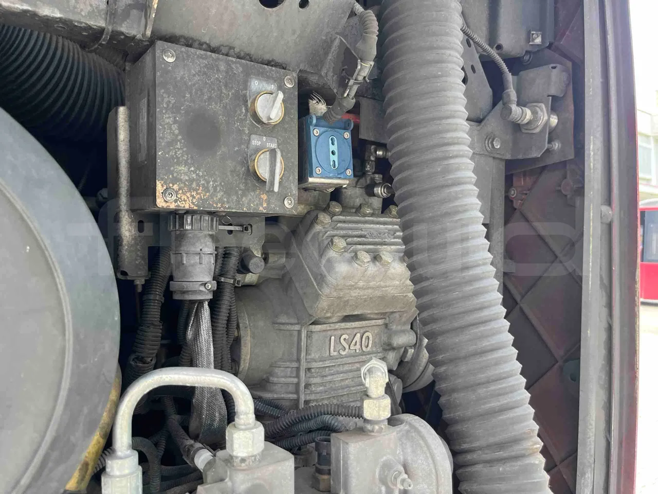 Iveco Citelis - air conditioning compressor