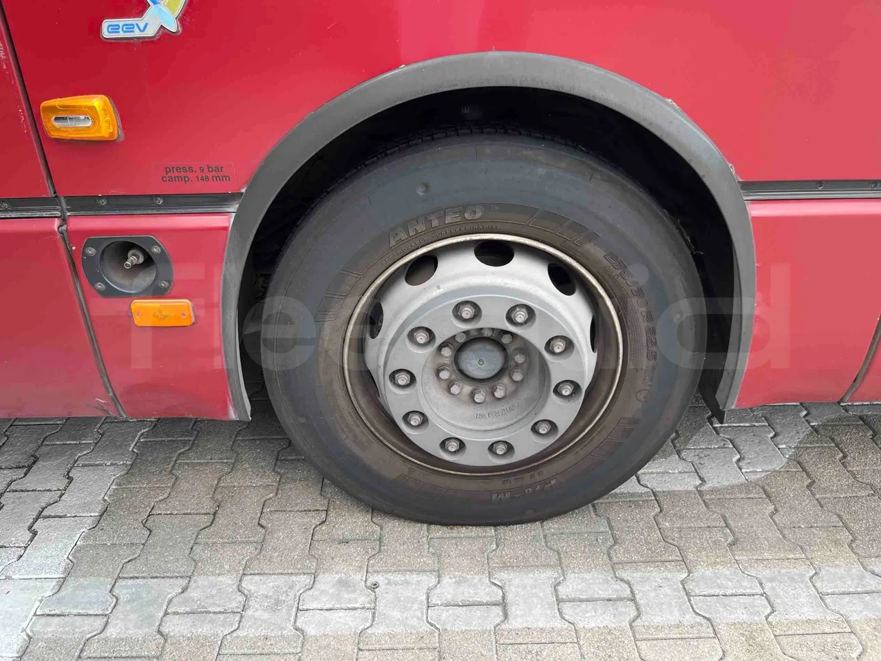 Iveco Citelis - First Axle Left Side: Complete Tyre