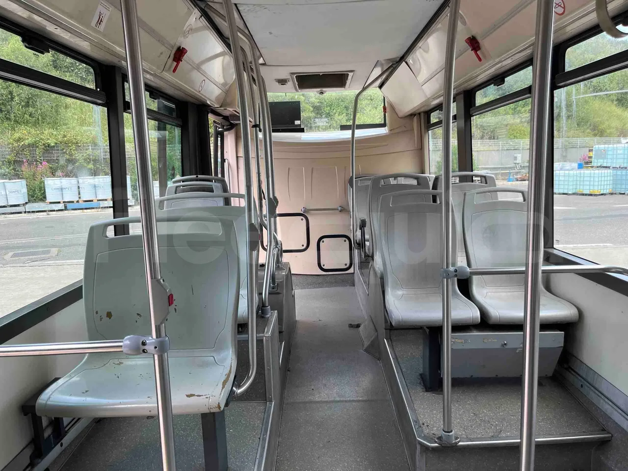 Iveco Citelis - reverse view middle aisle