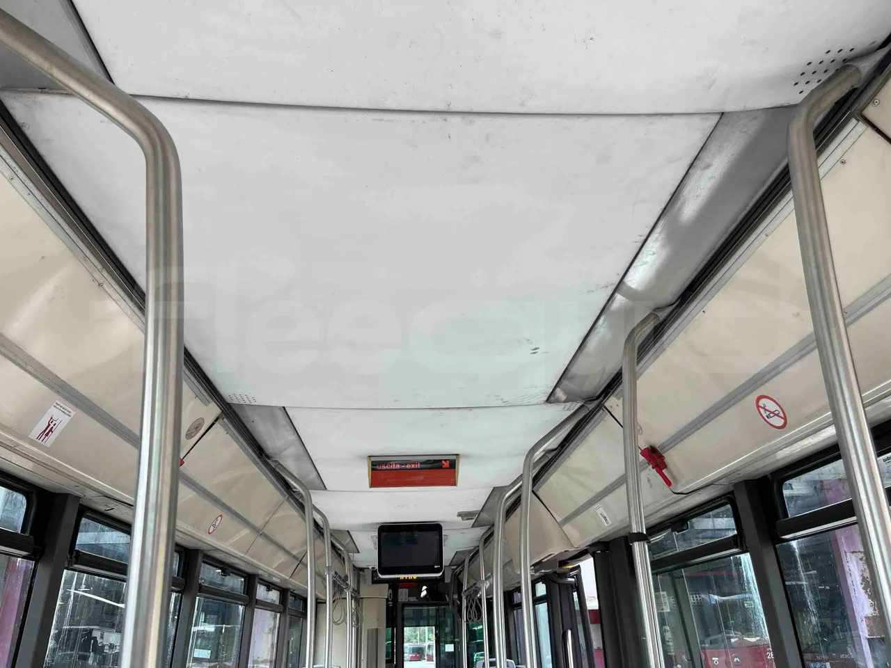 Iveco Citelis - overhead compartments photo