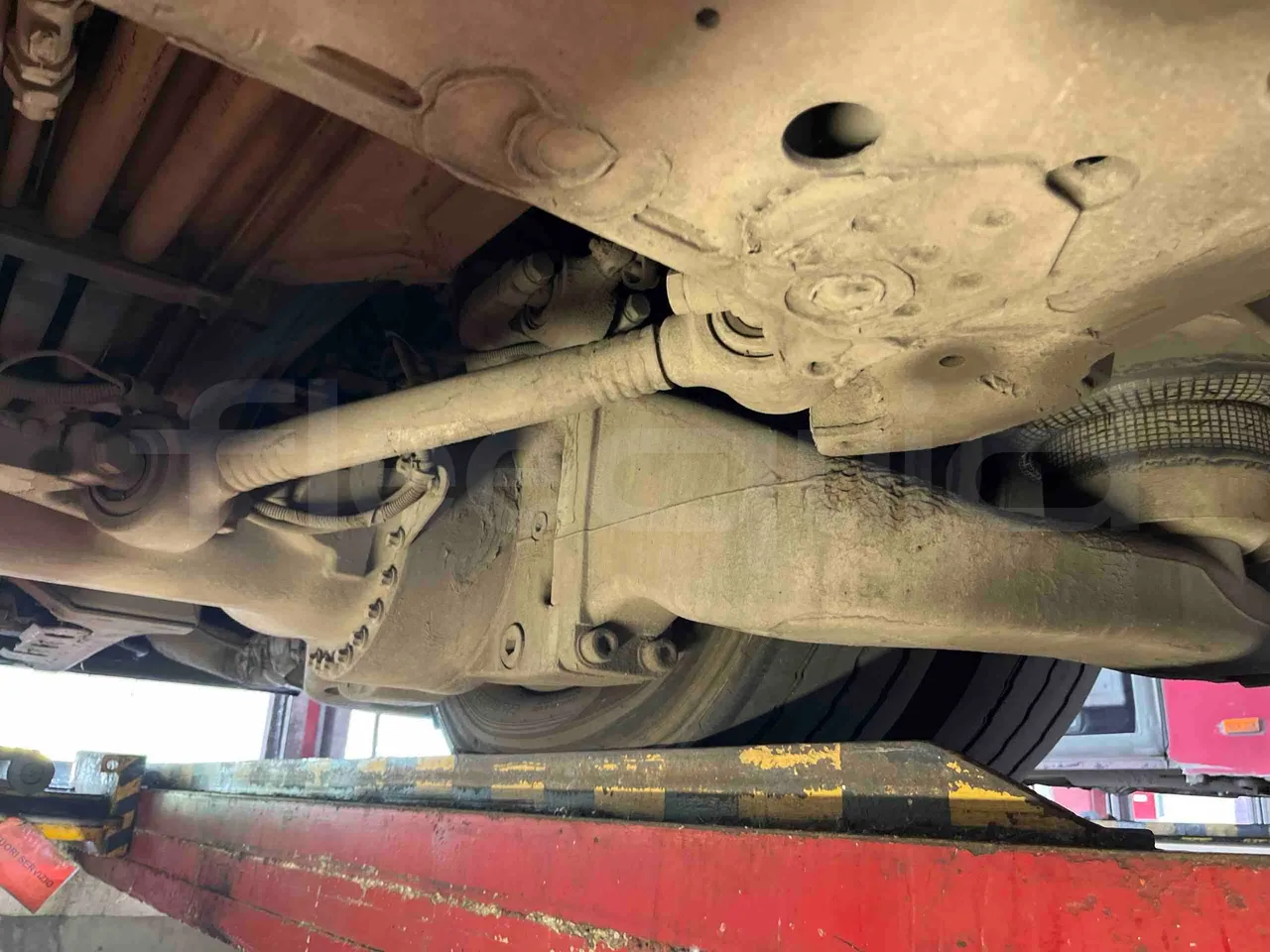 Iveco Citelis - axle 3 left side