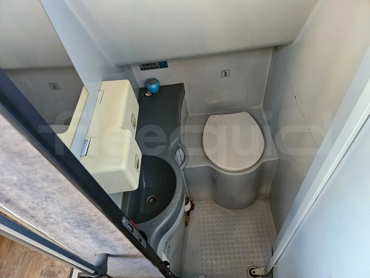 Setra S416 GT-HD - EUR4 - 315kW - 13.02m - toilette accessories photo