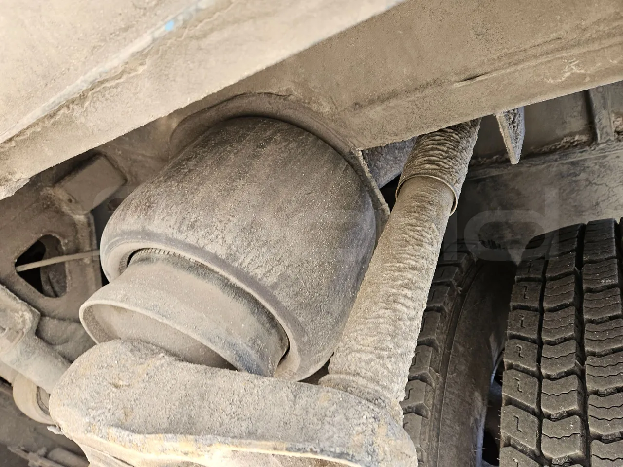 Setra S416 GT-HD - EUR4 - 315kW - 13.02m - axel 2 air springs 1 left