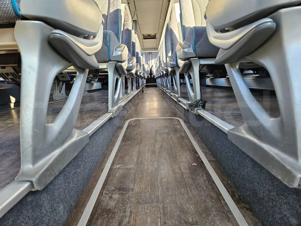 Setra S416 GT-HD - EUR4 - 315kW - 13.02m - seat brackets photo