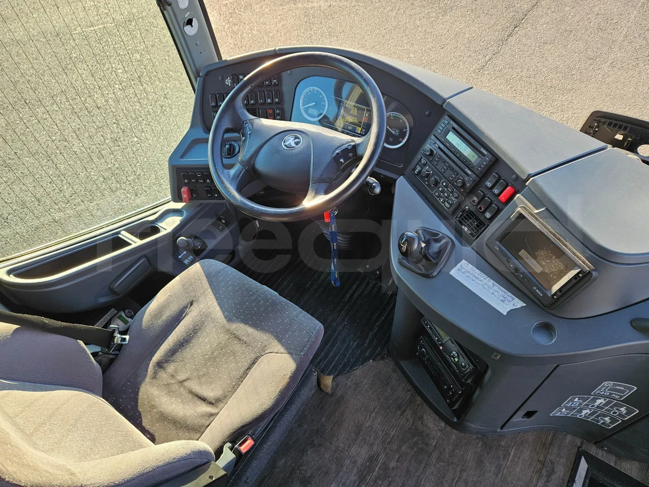 Setra S416 GT-HD - EUR4 - 315kW - 13.02m - buttons panels on