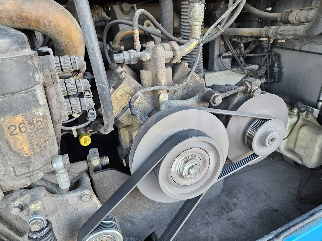 Setra S416 GT-HD - EUR4 - 315kW - 13.02m - air conditioning compressor