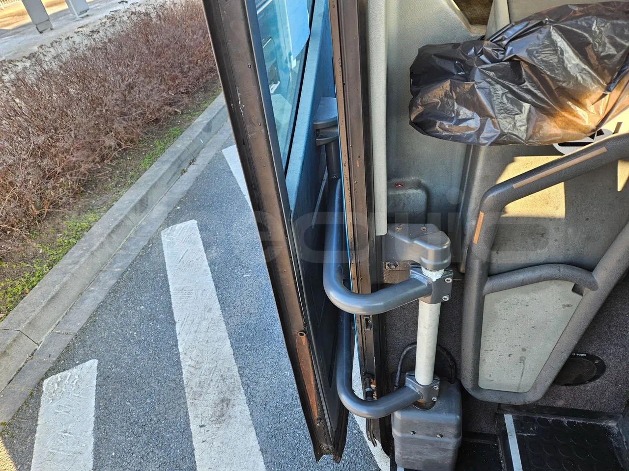 Setra S416 GT-HD - EUR4 - 315kW - 13.02m - door mechanism photo