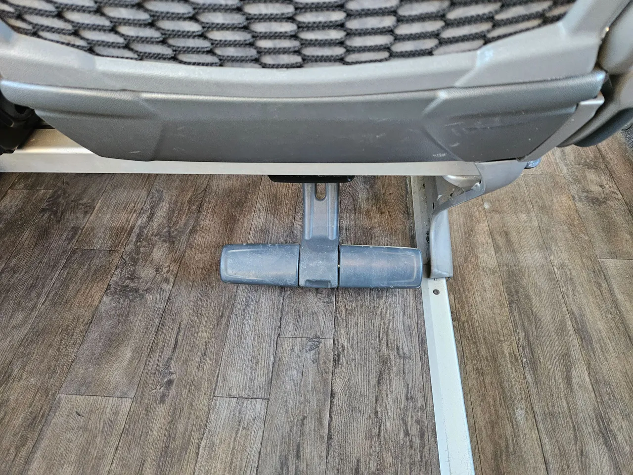 Setra S416 GT-HD - EUR4 - 315kW - 13.02m - footrest detail photo