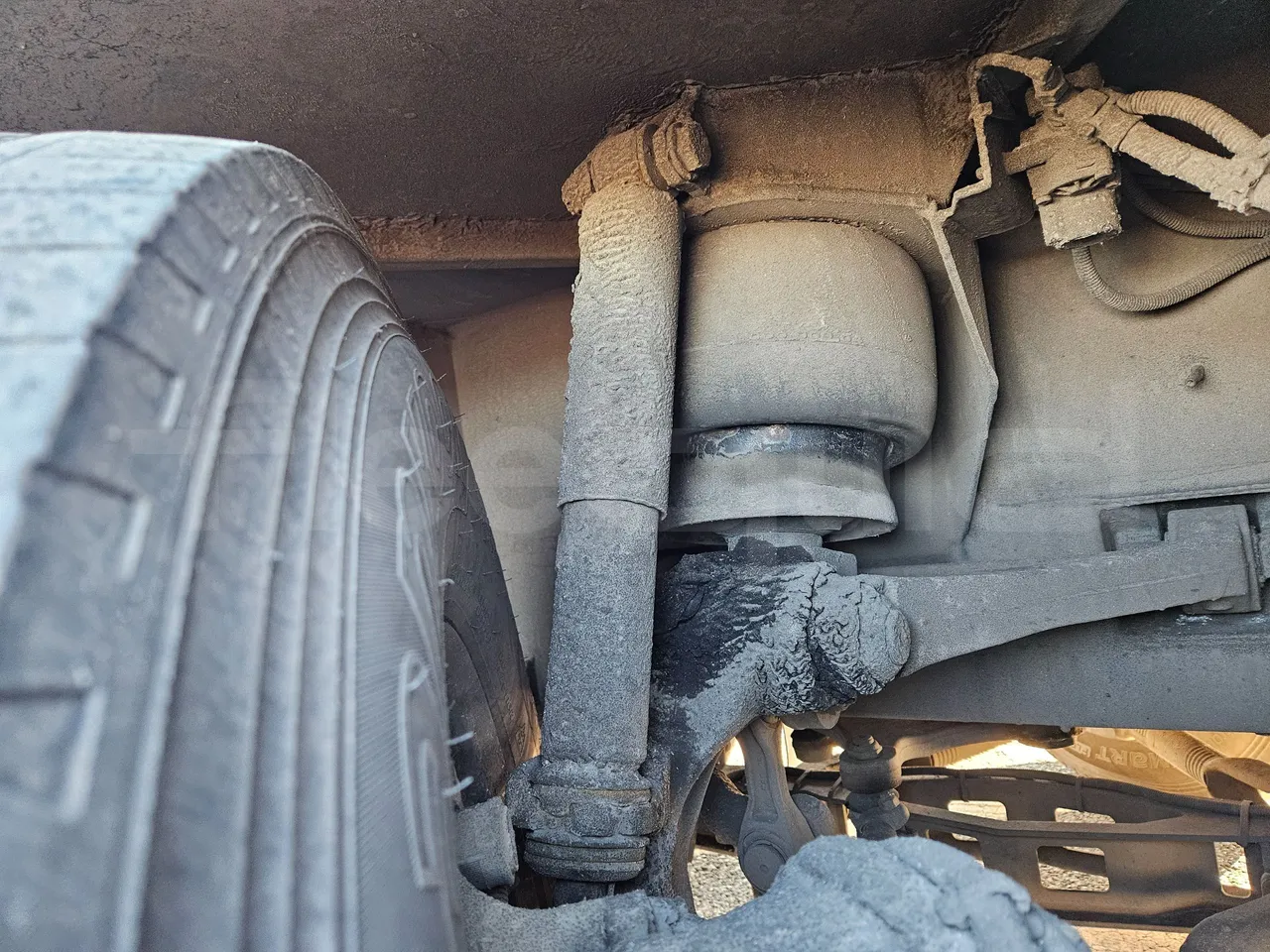 Setra S416 GT-HD - EUR4 - 315kW - 13.02m - front shock absorbers right