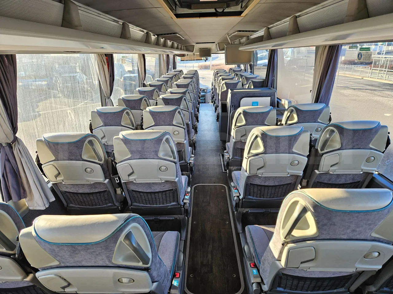 Setra S416 GT-HD - EUR4 - 315kW - 13.02m - forward view all seats last row height