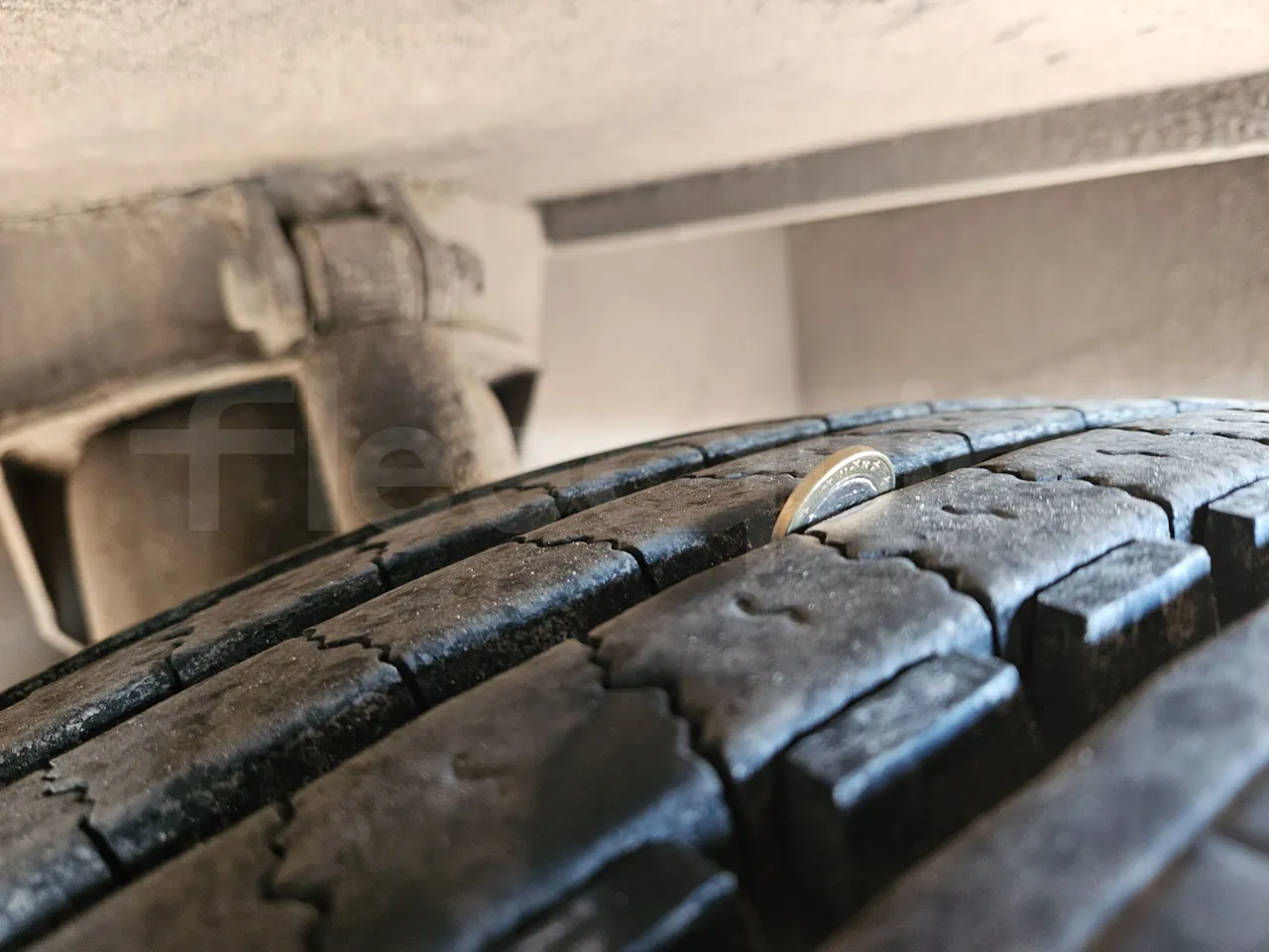 Setra S416 GT-HD - EUR4 - 315kW - 13.02m - tread condition front tires left